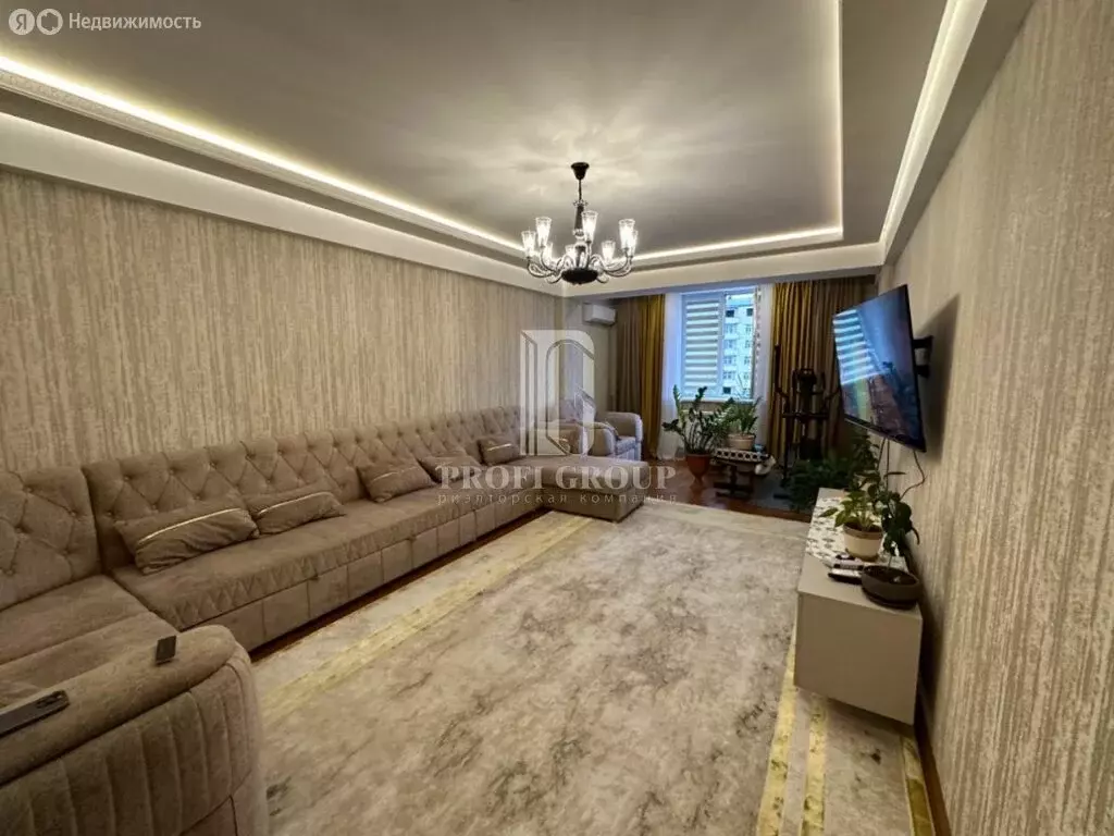 3-комнатная квартира: Махачкала, Хивская улица, 7Б (114 м) - Фото 0