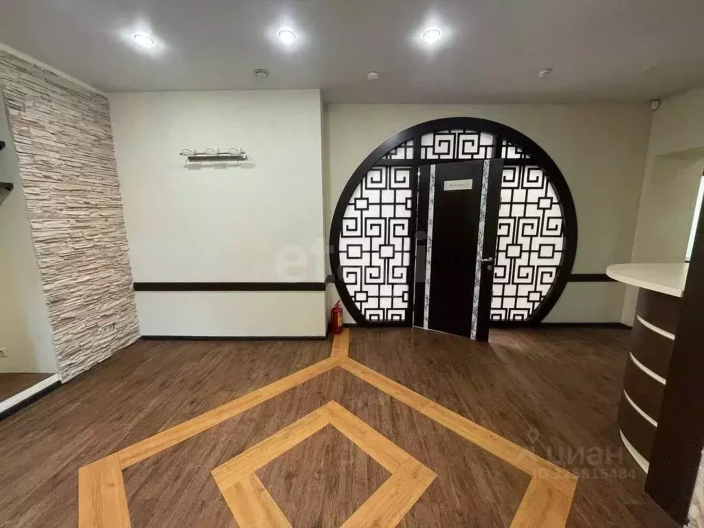 Офис в Тюменская область, Тюмень ул. Максима Горького, 83 (267 м) - Фото 1