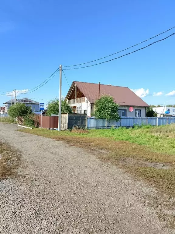 Дом в Омская область, Омский район, Троицкое с/пос, д. Верхний Карбуш ... - Фото 1