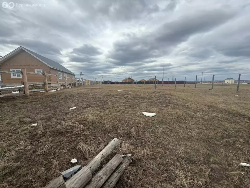 Участок в село Хатассы, квартал Кустук, улица Лабынкыр (11 м) - Фото 1