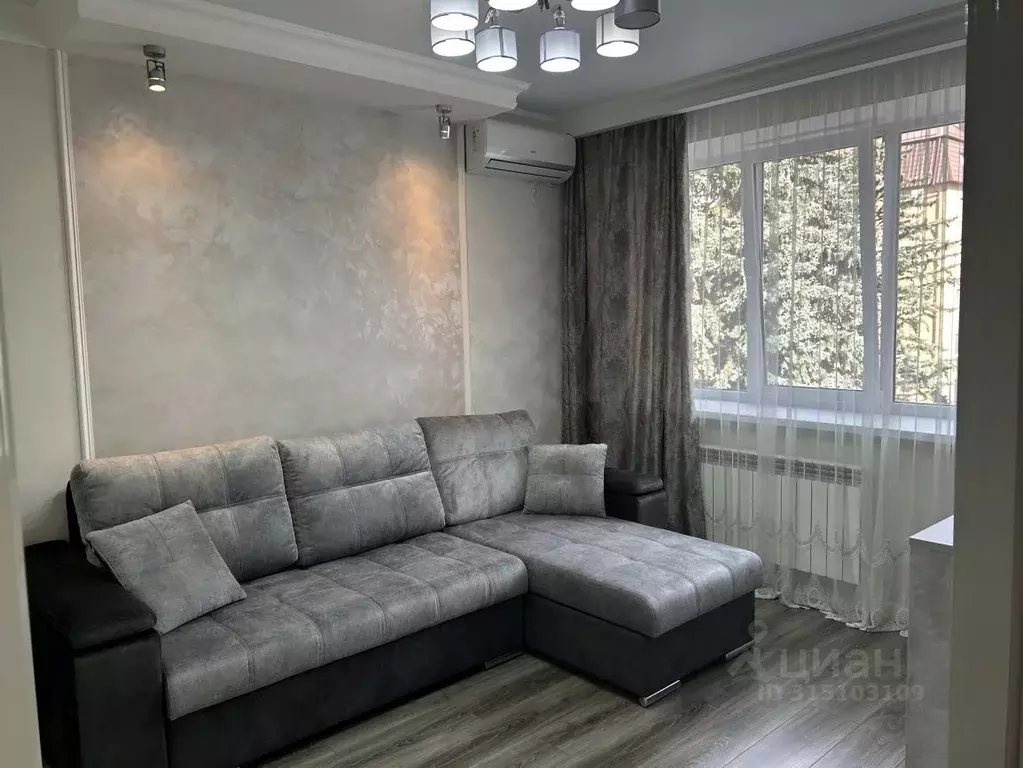 1-к кв. Ставропольский край, Ессентуки Октябрьская пл., 31В (43.4 м) - Фото 0