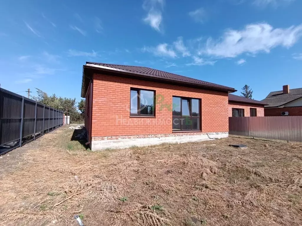 Дом в Краснодарский край, Ейский район, с. Кухаривка Кирпичный пер. ... - Фото 1