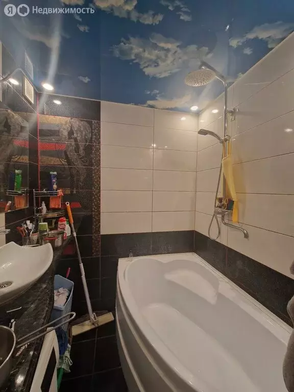 3-комнатная квартира: Саяногорск, микрорайон Центральный, 18 (65 м) - Фото 2