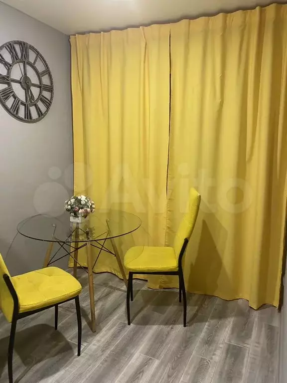 2-к. квартира, 60 м, 1/10 эт. - Фото 1