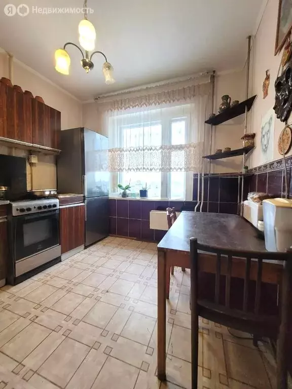 3-комнатная квартира: Омск, улица Котельникова, 12 (63 м) - Фото 2