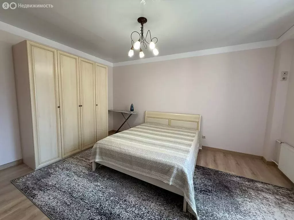 2-комнатная квартира: Казань, улица Нигматуллина, 3 (62 м) - Фото 1