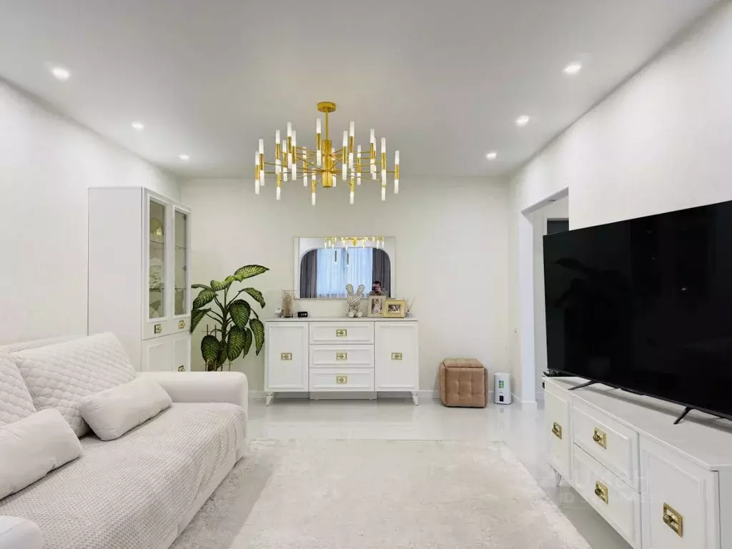 3-к кв. Крым, Алушта ул. 60 лет СССР, 13 (65.9 м) - Фото 1