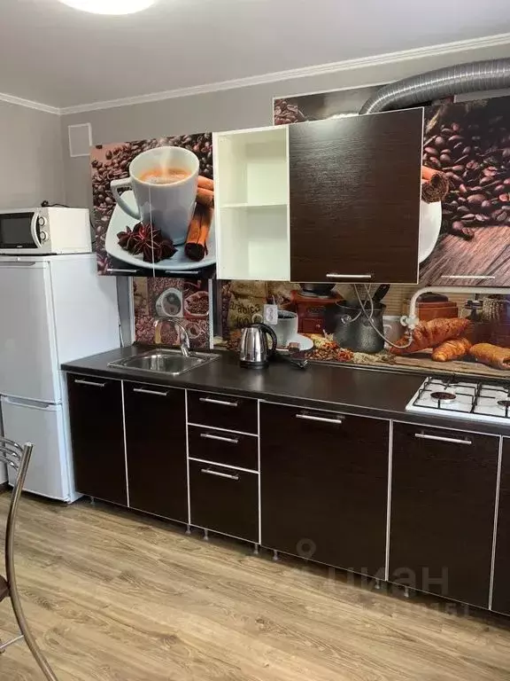 3-к кв. Ростовская область, Каменск-Шахтинский ул. Щаденко, 82 (65.0 ... - Фото 1