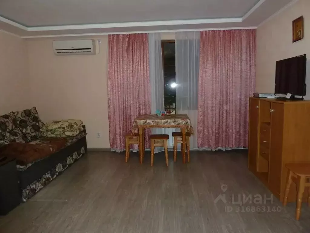 Комната Крым, Алушта городской округ, Партенит пгт ул. Солнечная, 13А - Фото 1