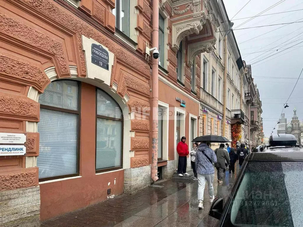 Торговая площадь в Санкт-Петербург наб. Канала Грибоедова, 19 (161 м) - Фото 1