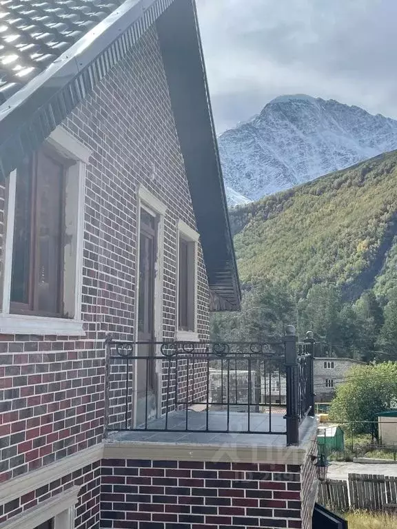 Дом в Кабардино-Балкария, Эльбрусский район, с. Терскол ул. ... - Фото 1