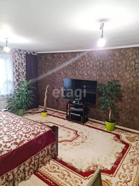 2-к кв. Тюменская область, Тюмень ул. Жуковского, 88/1 (80.0 м) - Фото 0
