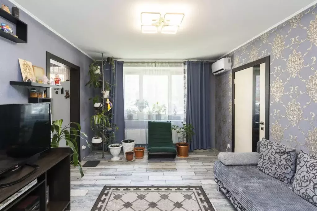 3-к кв. Тюменская область, Тюмень ул. Павла Шарова, 5 (56.1 м) - Фото 1