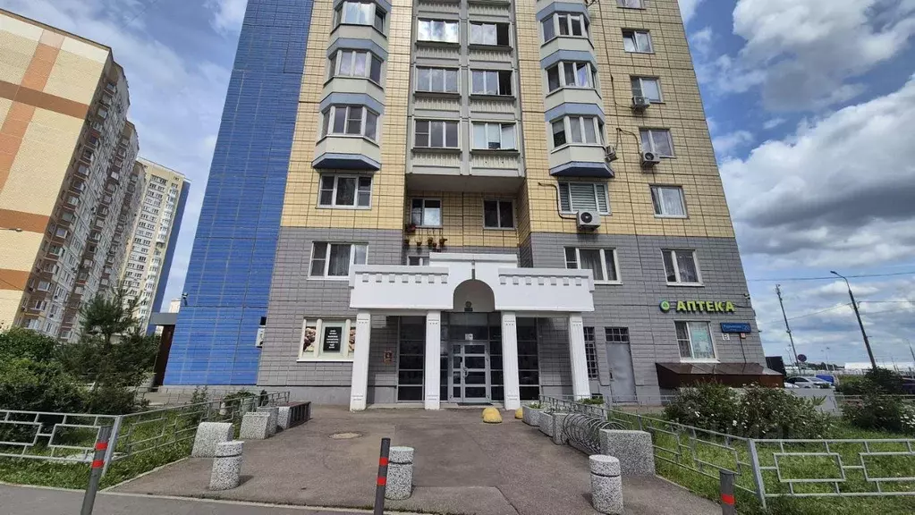 3-к кв. Московская область, Домодедово Южный мкр, ул. Курыжова, 20 ... - Фото 0