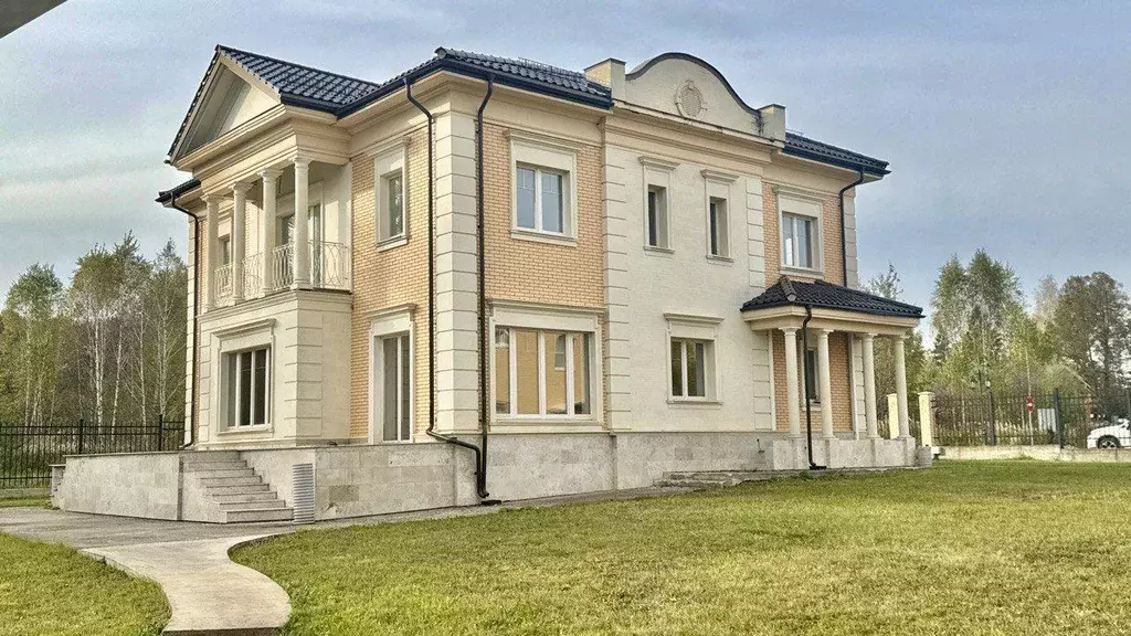 Коттедж, 300 м - Фото 0