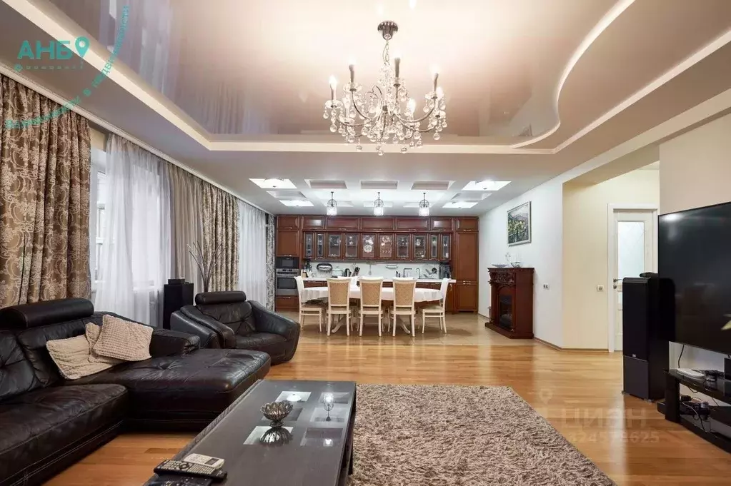 3-к кв. Новосибирская область, Новосибирск ул. Гоголя, 32/1 (140.0 м) - Фото 2