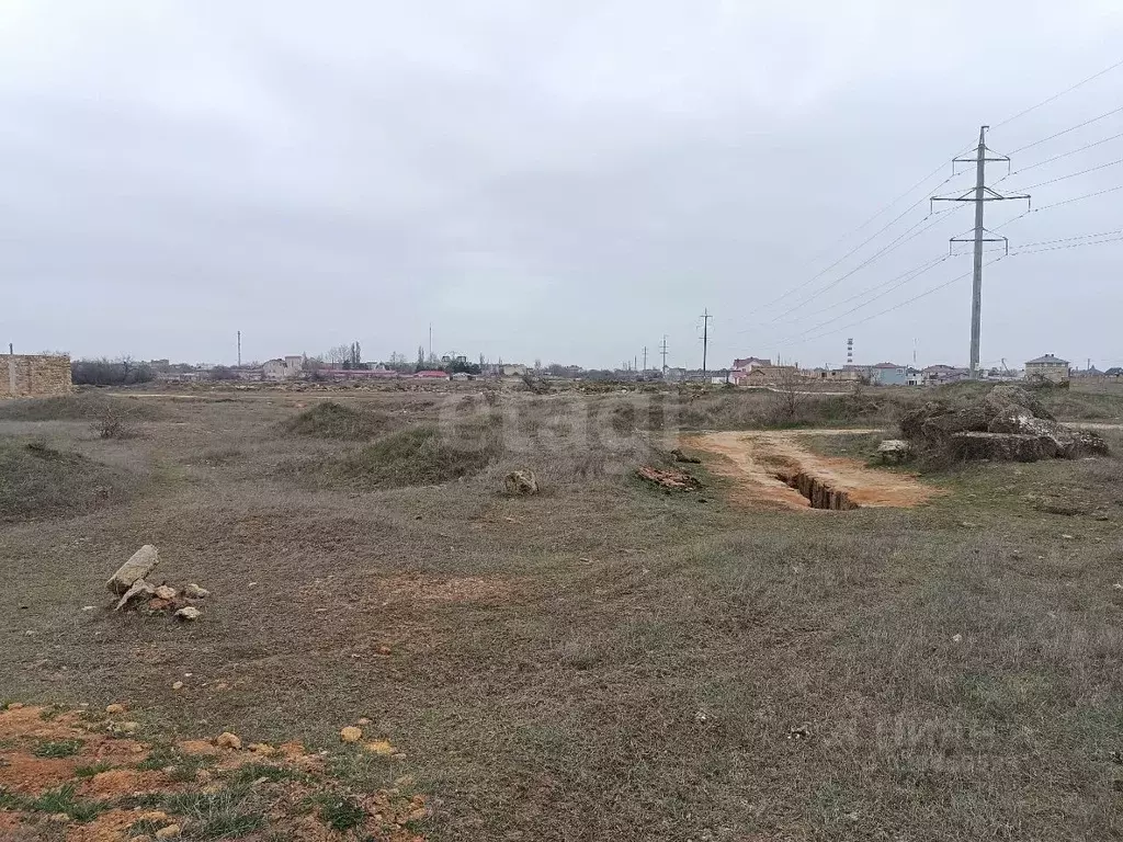 Участок в Крым, Евпатория городской округ, Заозерное пгт ул. ... - Фото 1