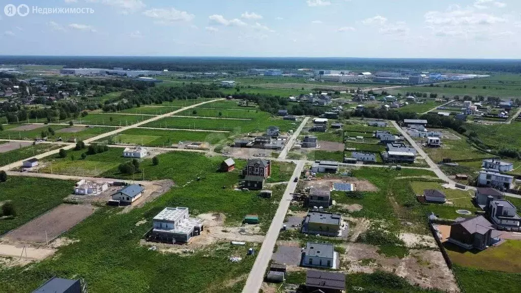 Участок в деревня Ладога, Славянская улица (14 м) - Фото 0