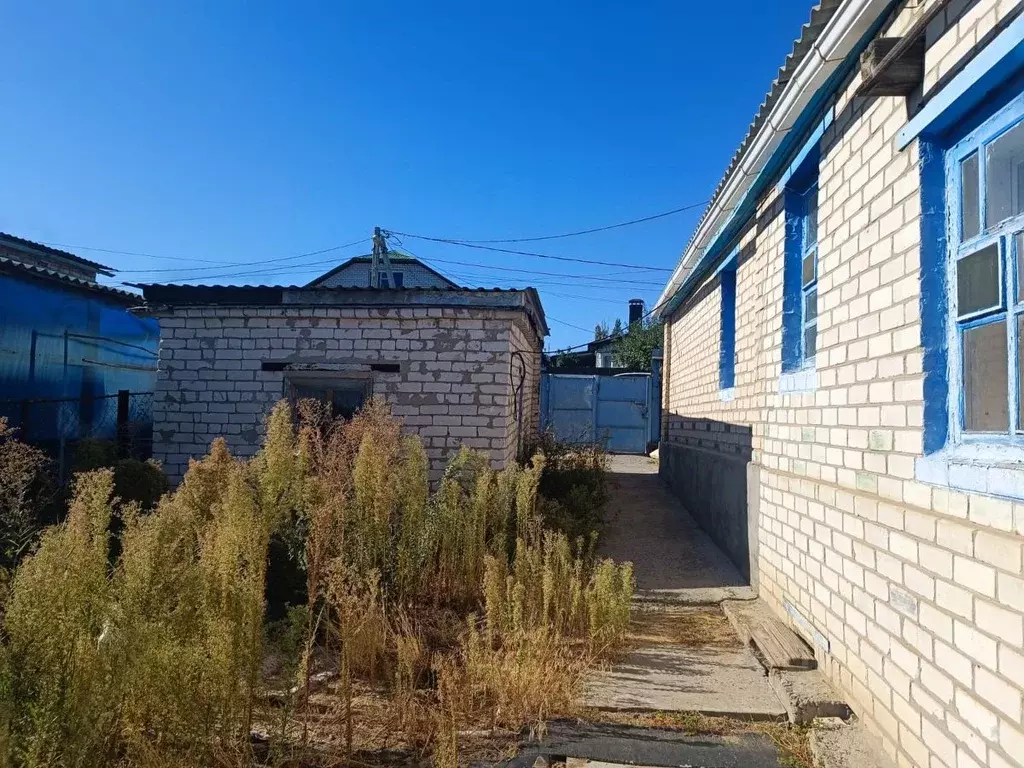 Дом в Волгоградская область, Волгоград пос. Сакко и Ванцетти, ул. ... - Фото 2