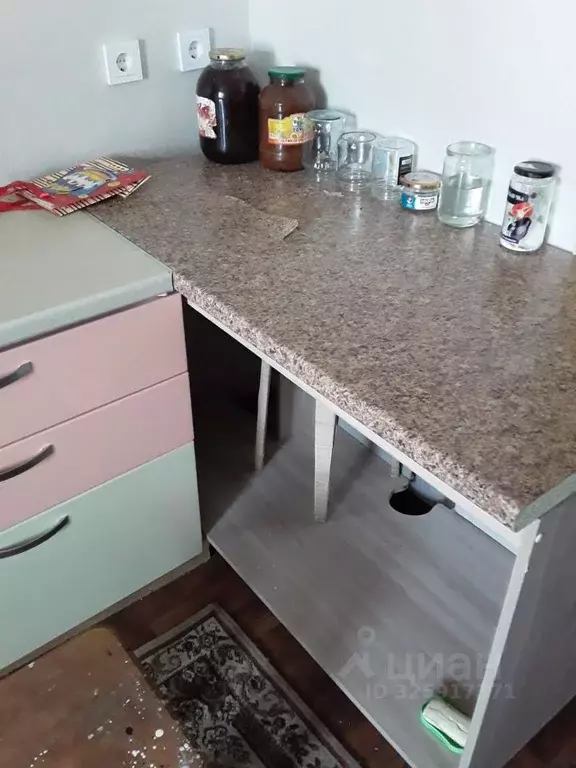 Комната Омская область, Омск ул. Декабристов, 157 (18.0 м) - Фото 1