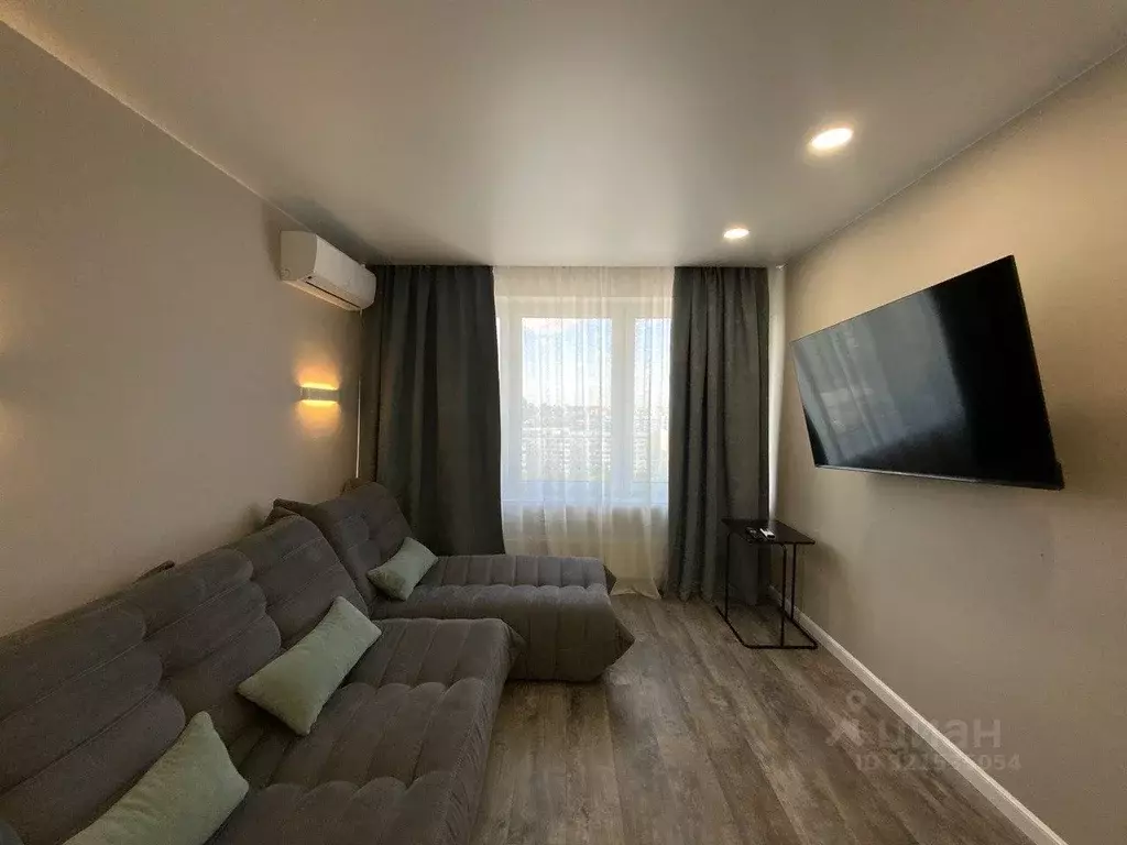 2-к кв. Тюменская область, Тюмень ул. 50 лет Октября, 57В (41.0 м) - Фото 1