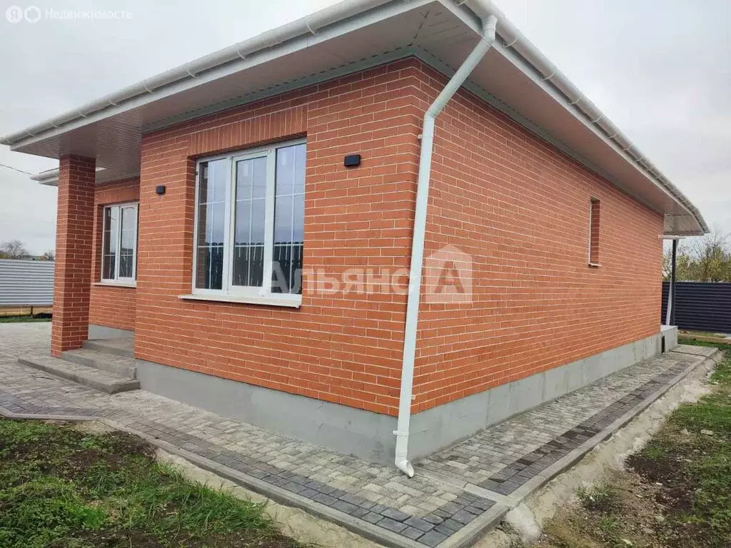 Дом в Тимашевск, микрорайон Индустриальный, Майская улица (90 м) - Фото 1