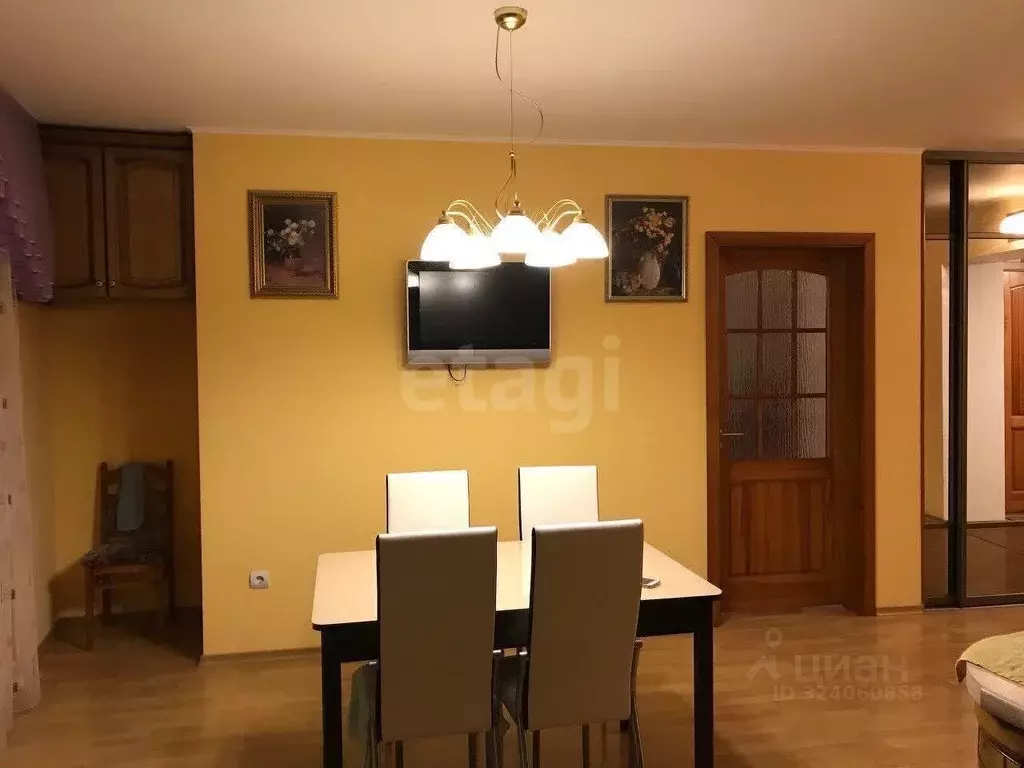 4-к кв. Тюменская область, Тюмень ул. Ватутина, 51 (118.0 м) - Фото 0