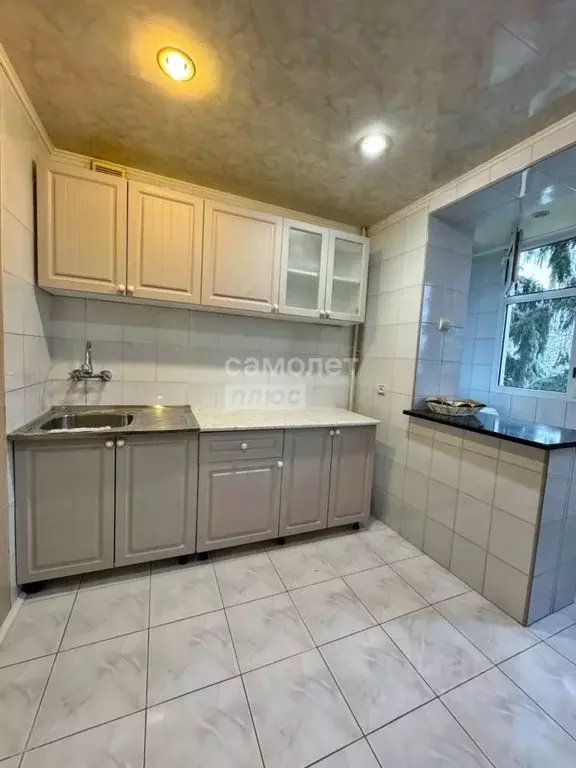 2-к кв. Кабардино-Балкария, Нальчик ул. Карашаева, 11 (58.0 м) - Фото 1