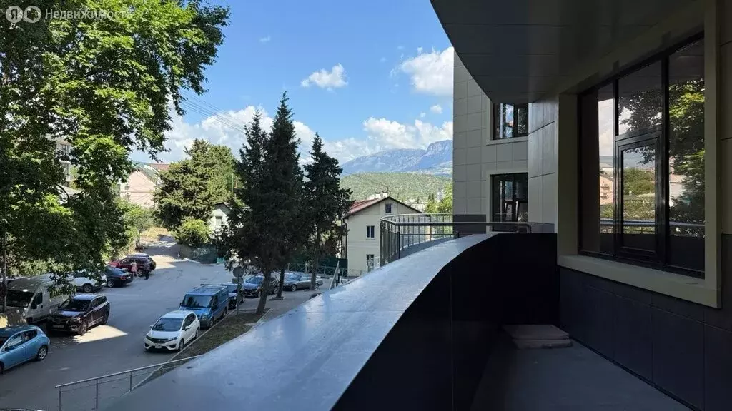 2-комнатная квартира: Алушта, улица Ленина, 37 (86 м) - Фото 2