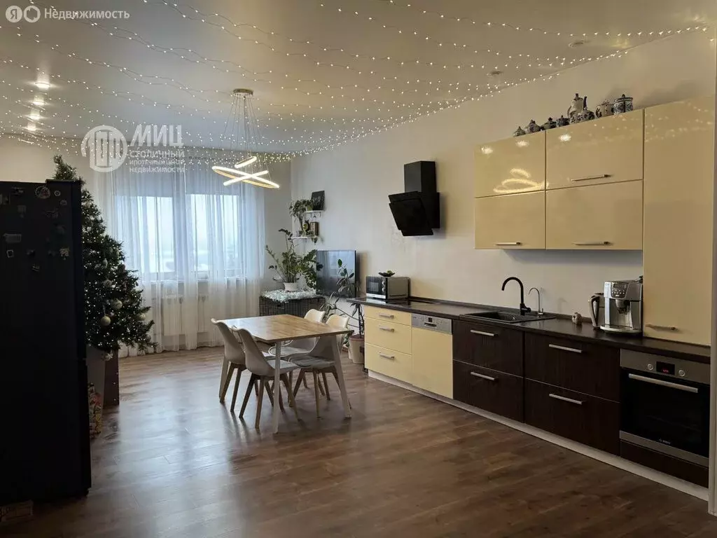 3-комнатная квартира: посёлок городского типа Ильинский, улица ... - Фото 2