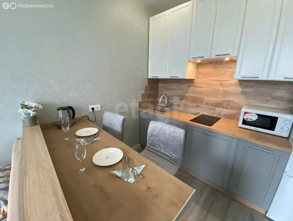 3-комнатная квартира: Казань, улица Адоратского, 1Б (84 м) - Фото 2