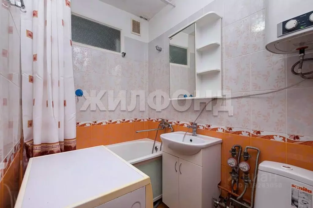 2-к кв. Новосибирская область, Новосибирск ул. Зеленая Горка, 12 (46.6 ... - Фото 0