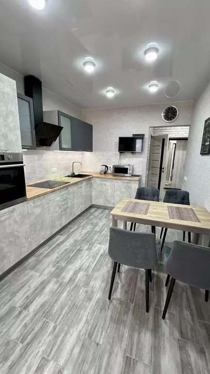 1-к. квартира, 40 м, 10/10 эт. - Фото 1