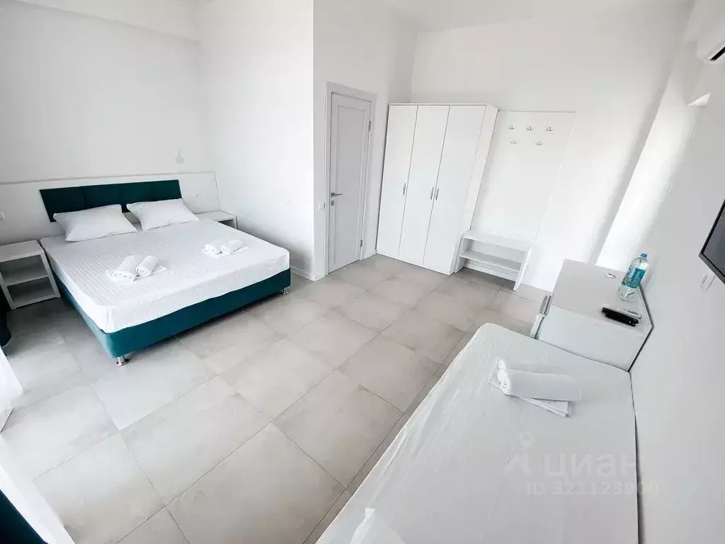 Комната Крым, Черноморский район, Оленевское с/пос, с. Оленевка ул. ... - Фото 2