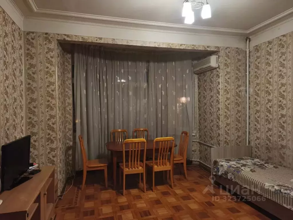 2-к кв. Астраханская область, Астрахань пл. Ленина, 8 (68.0 м) - Фото 1