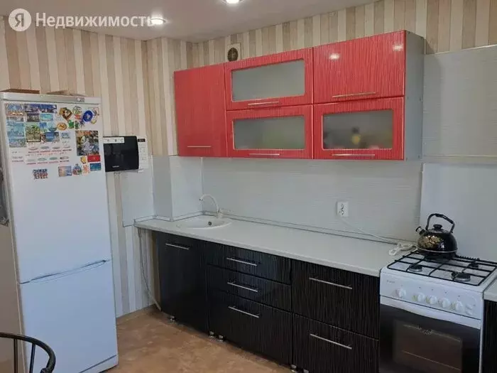 2-комнатная квартира: Зеленодольск, улица Тиховнина, 1 (57.2 м) - Фото 1