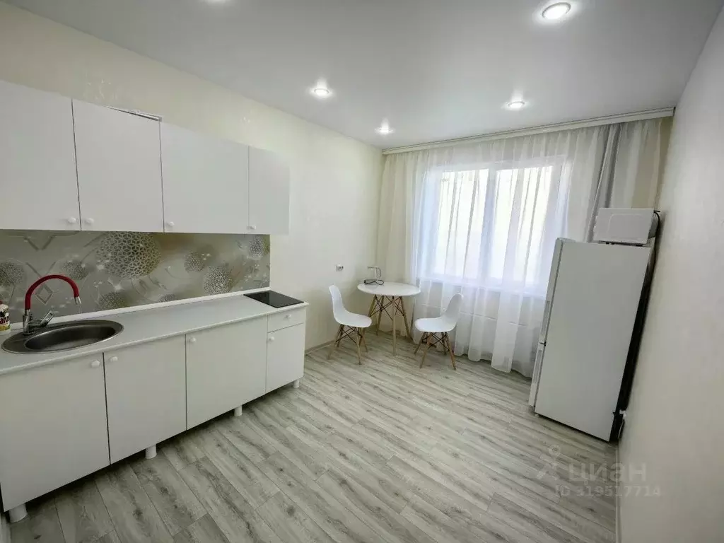 1-к кв. Самарская область, Тольятти Приморский бул., 54 (40.0 м) - Фото 0