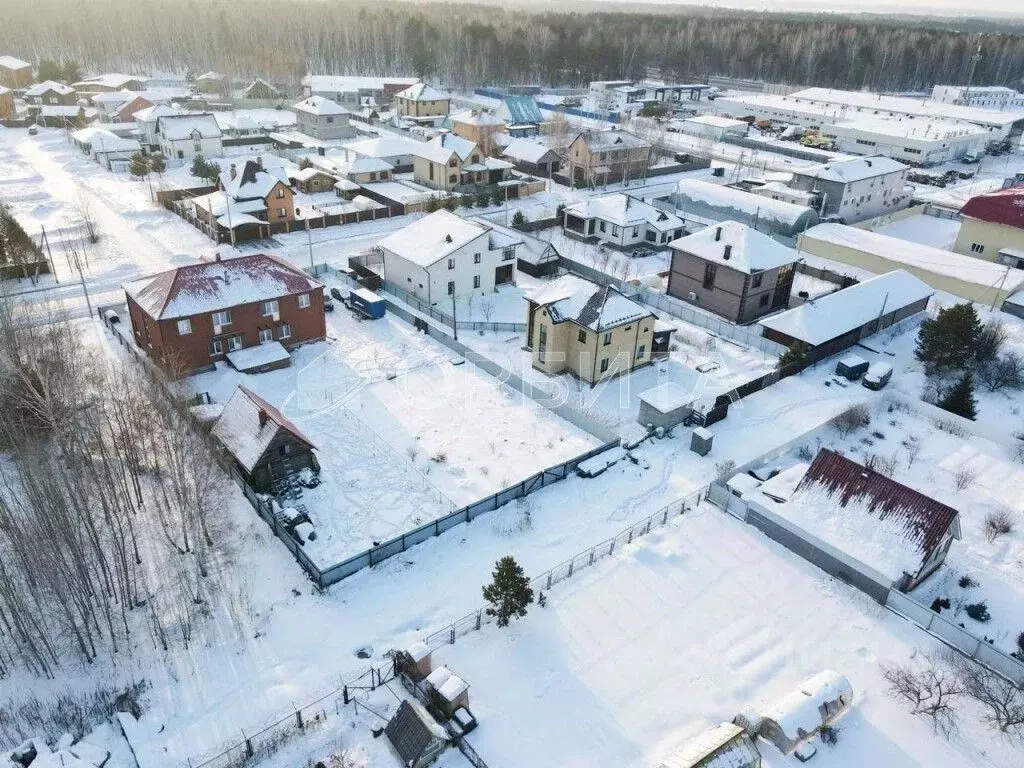 Участок в Тюменская область, Тюмень Азовская ул. (5.4 сот.) - Фото 1