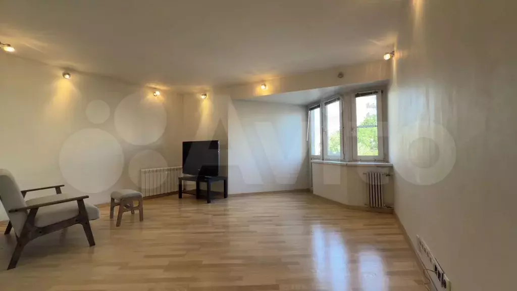 2-к. квартира, 54 м, 4/9 эт. - Фото 0