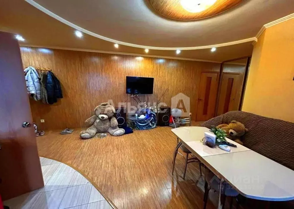 3-к кв. Ростовская область, Шахты просп. Победа Революции, 95 (62.0 м) - Фото 1