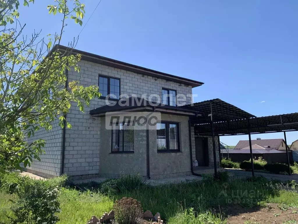 Дом в Воронежская область, Семилукский район, с. Губарево ул. Мира, 8 ... - Фото 1