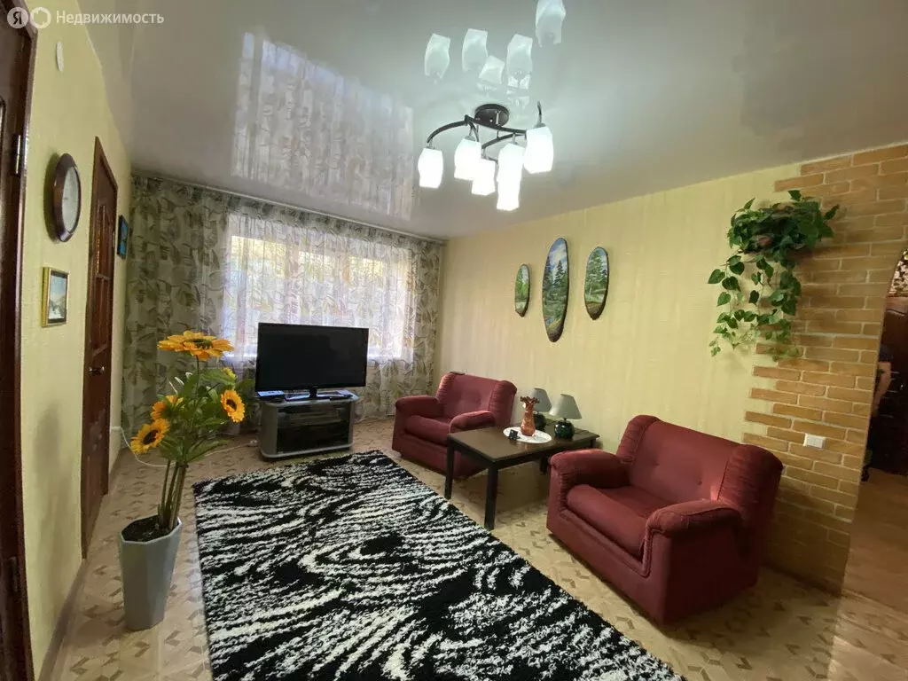 4-комнатная квартира: Нижний Тагил, улица Пархоменко, 145 (62.6 м) - Фото 1
