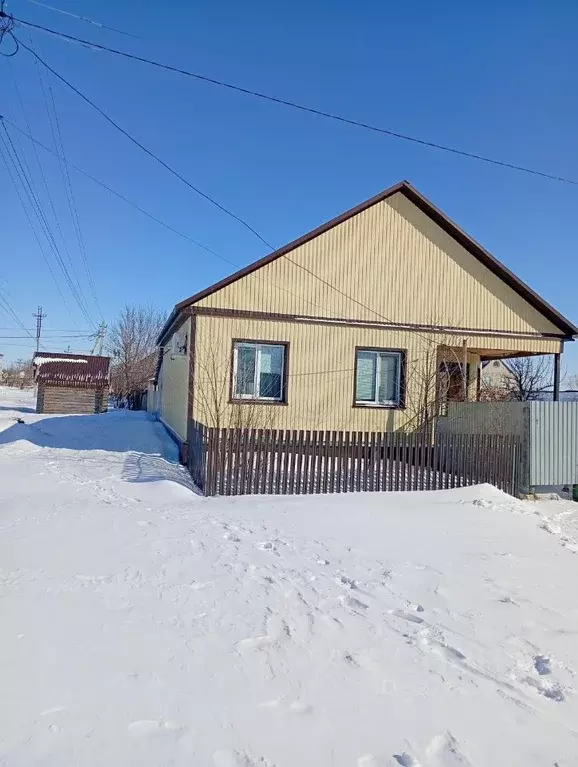 Дом в Саратовская область, Ершов Урожайная ул., 1 (83 м) - Фото 1