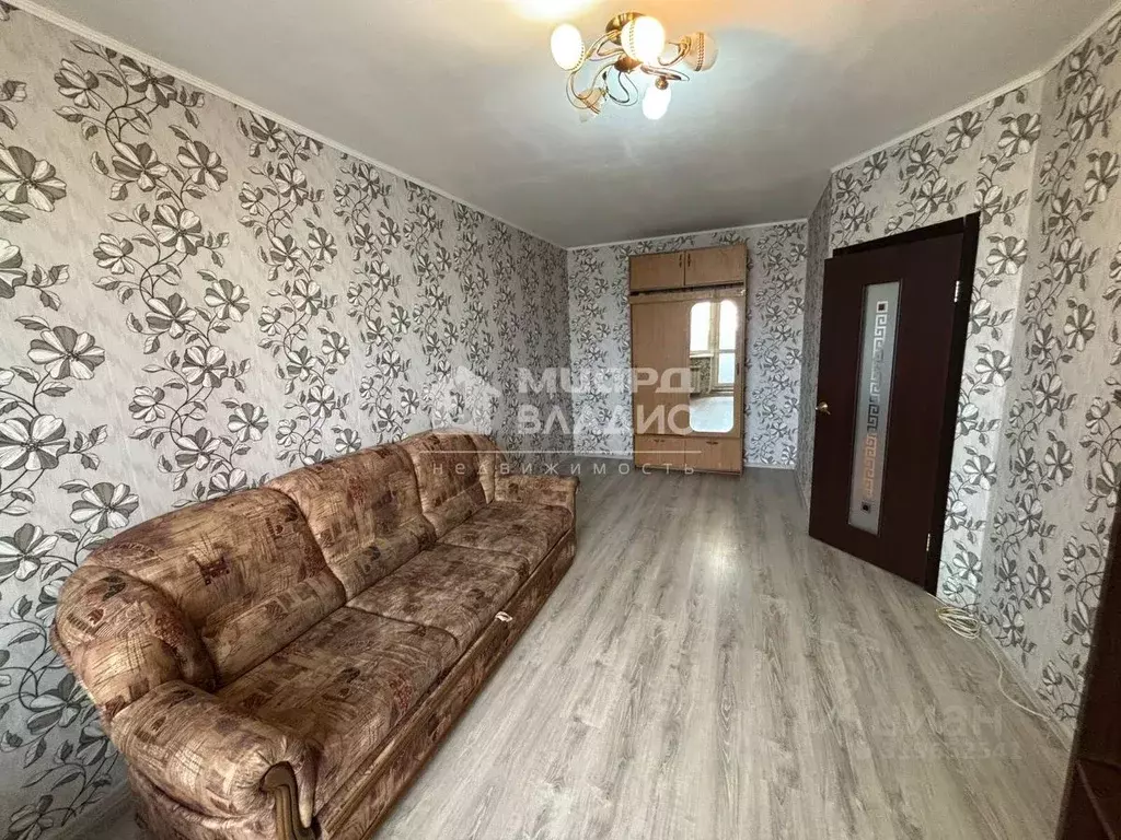 1-к кв. Омская область, Омск Осоавиахимовская ул., 185к3 (33.0 м) - Фото 0