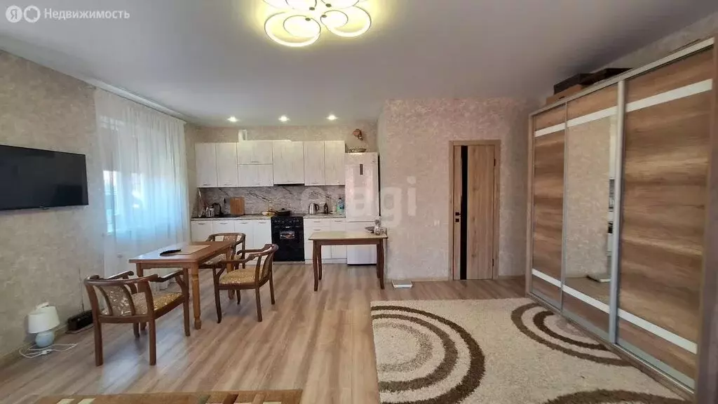 Дом в Верхняя Салда, улица Пушкина (100 м) - Фото 1