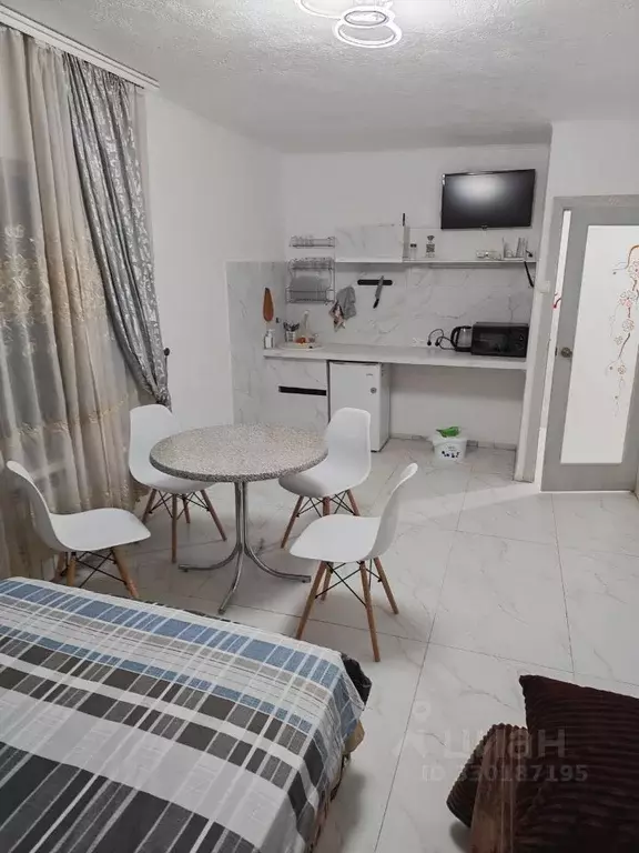 2-к кв. Крым, Симферополь ул. Некрасова, 18 (32.0 м) - Фото 2