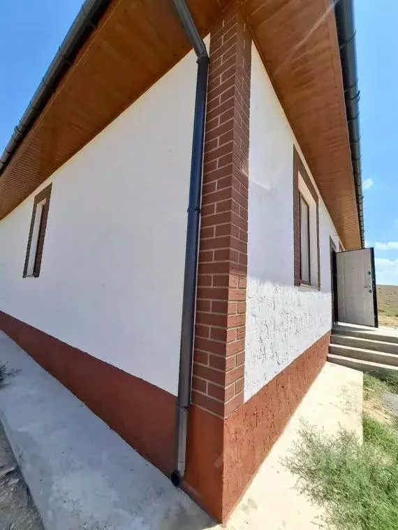 Дом в Крым, Симферопольский район, Добровское с/пос, с. Пионерское ул. ... - Фото 2