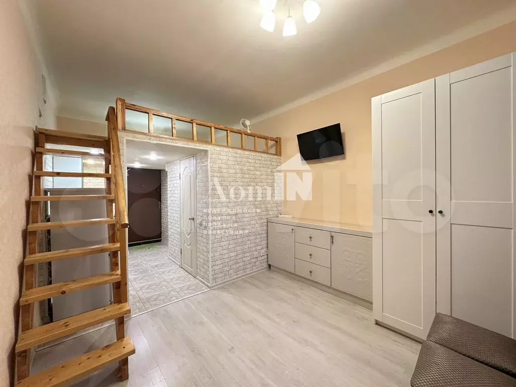 Комната 18,9 м в 9-к., 4/5 эт. - Фото 1