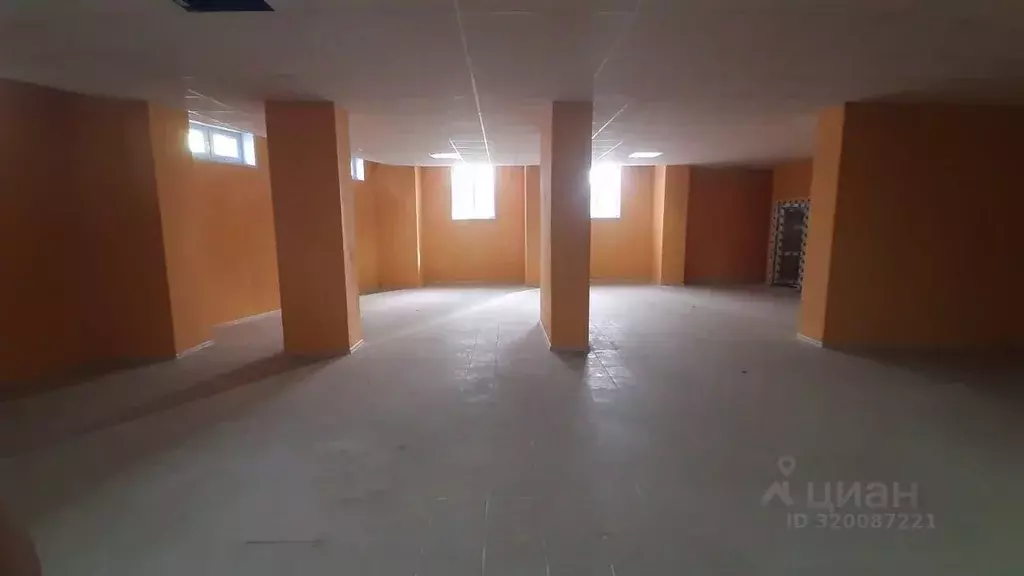 Торговая площадь в Кировская область, Киров ул. Калинина, 40 (136 м) - Фото 0