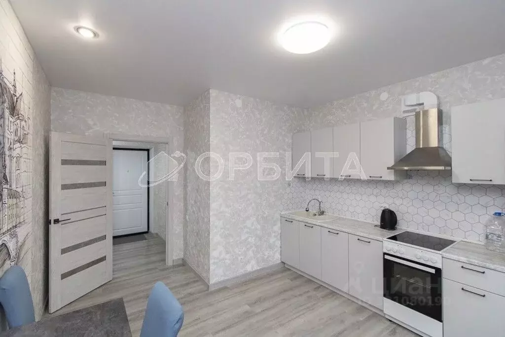 1-к кв. Тюменская область, Тюмень ул. Республики, 204к11 (41.0 м) - Фото 2